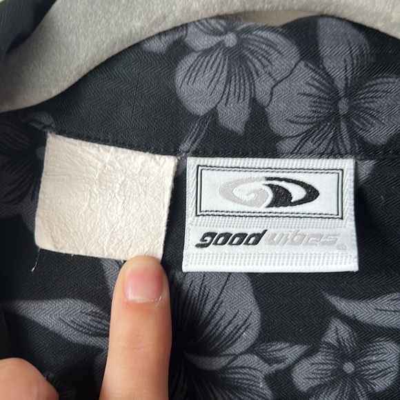 Good Vibes Vintage Surf Hawaiian Floral Shirt - Picture 4 of 7